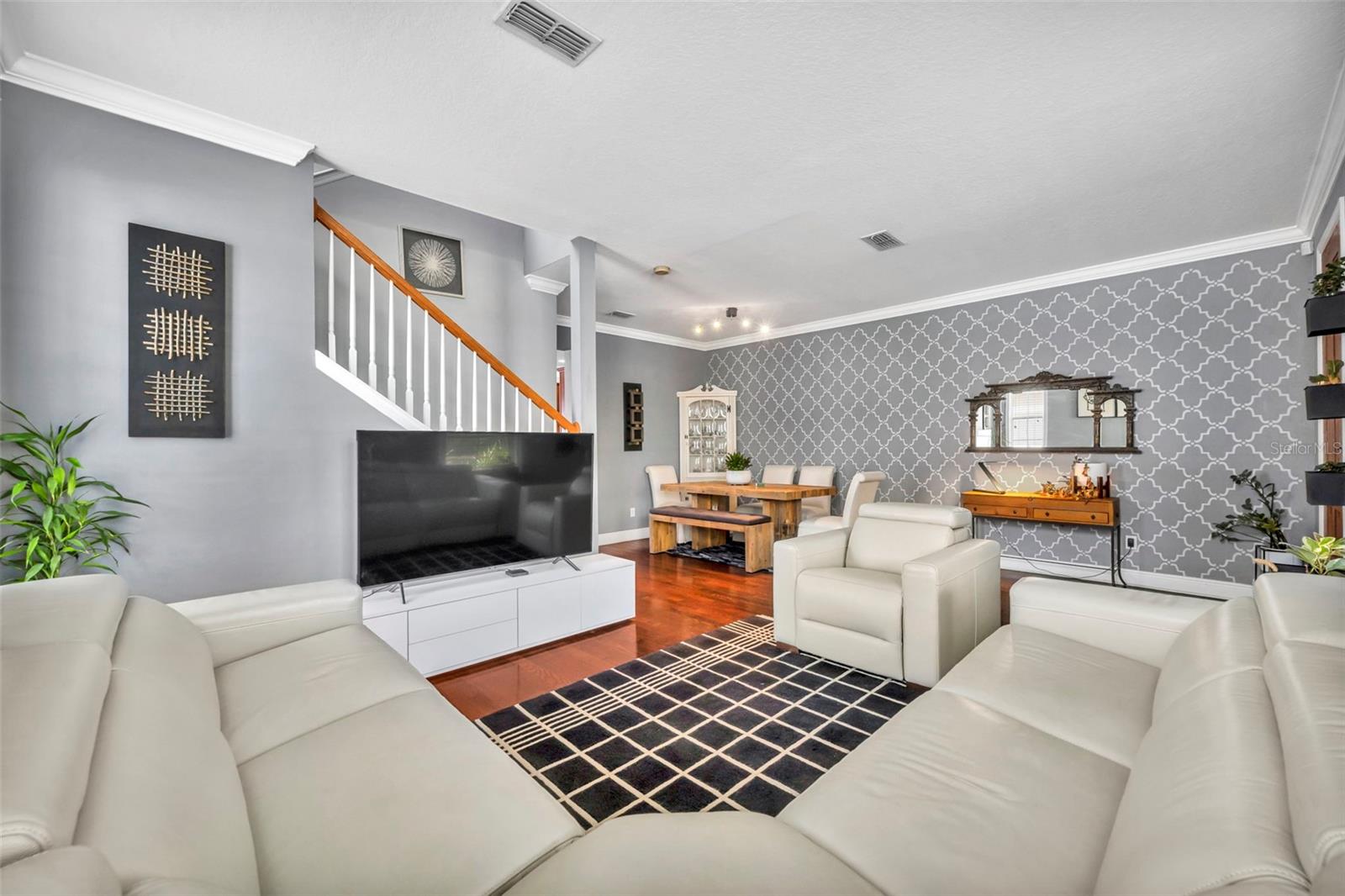 Image 7 of 29 For 1261 Indiana Avenue