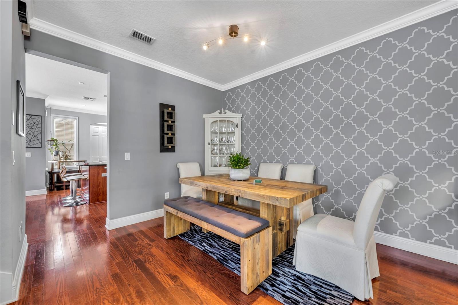 Image 8 of 29 For 1261 Indiana Avenue