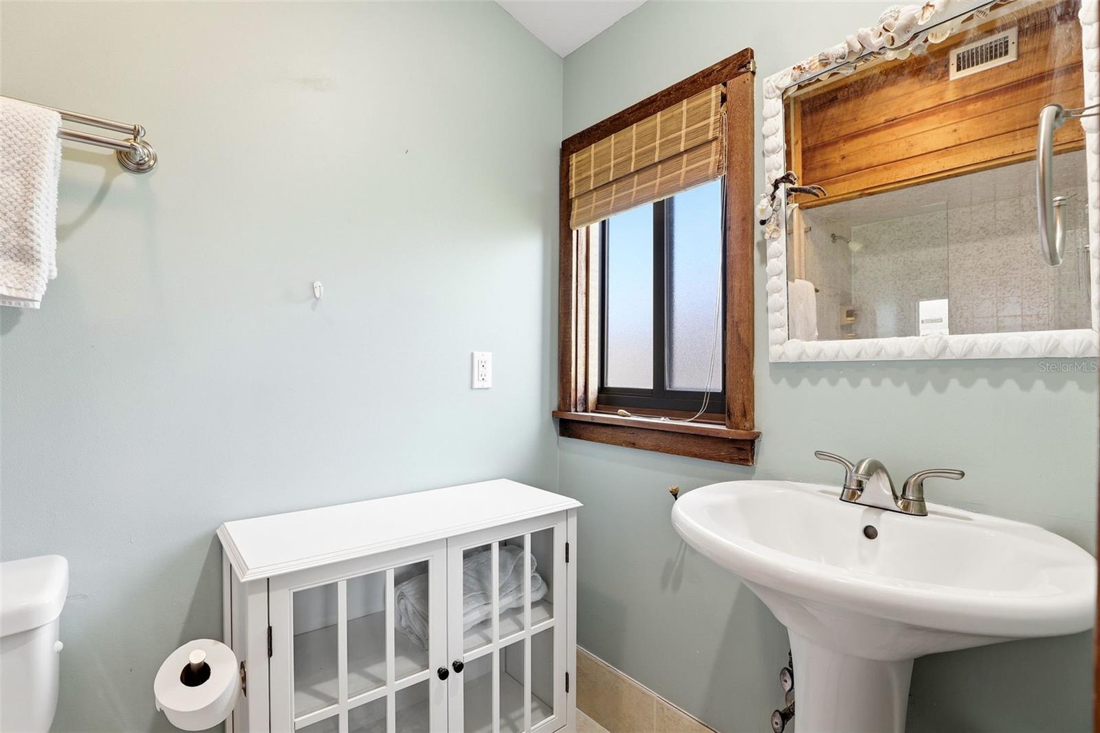 Image 22 of 54 For 4325 Atlantic Avenue B6