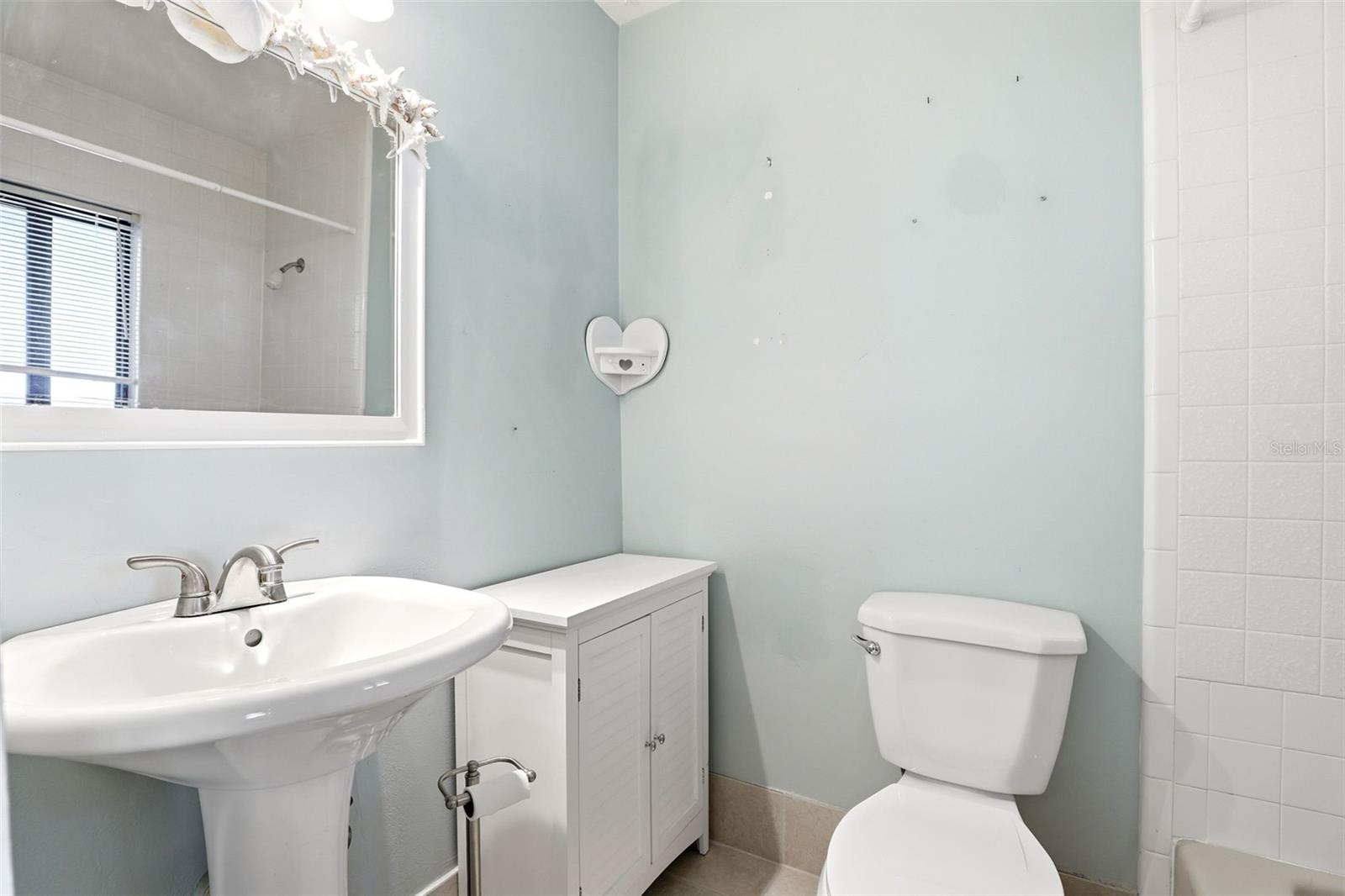 Image 42 of 54 For 4325 Atlantic Avenue B6
