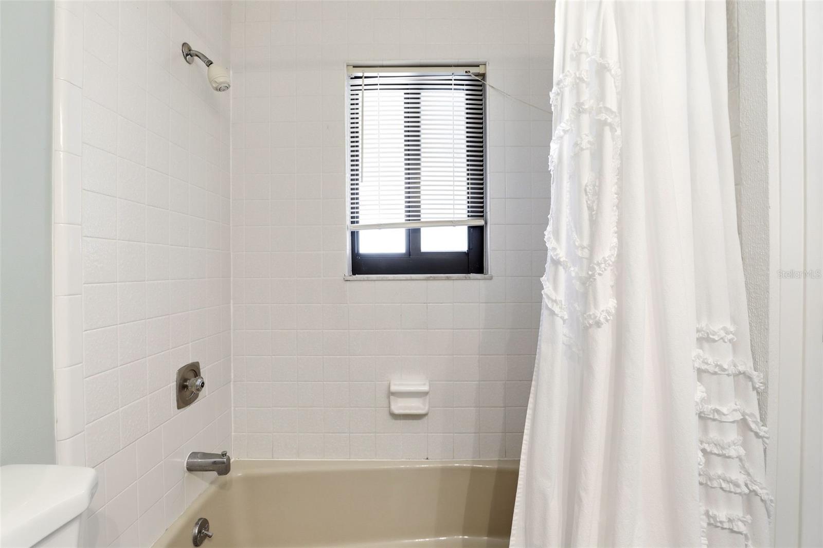 Image 43 of 54 For 4325 Atlantic Avenue B6