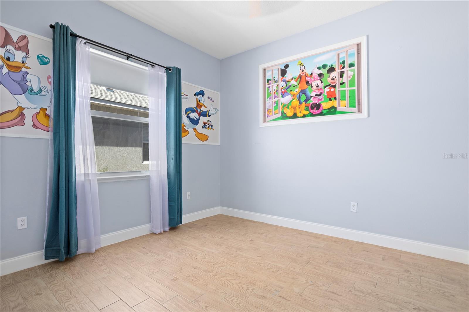 Listing photo id 11 for 334 Grand Reserve Drive
