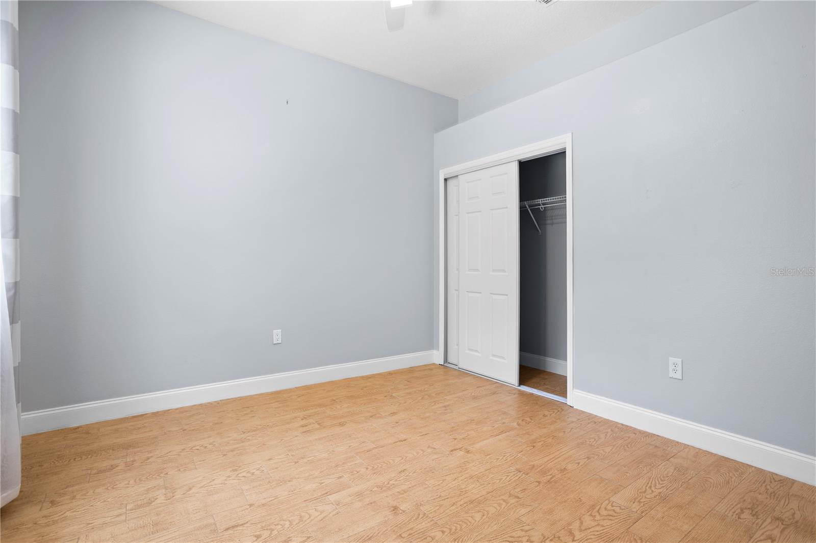 Listing photo id 13 for 334 Grand Reserve Drive