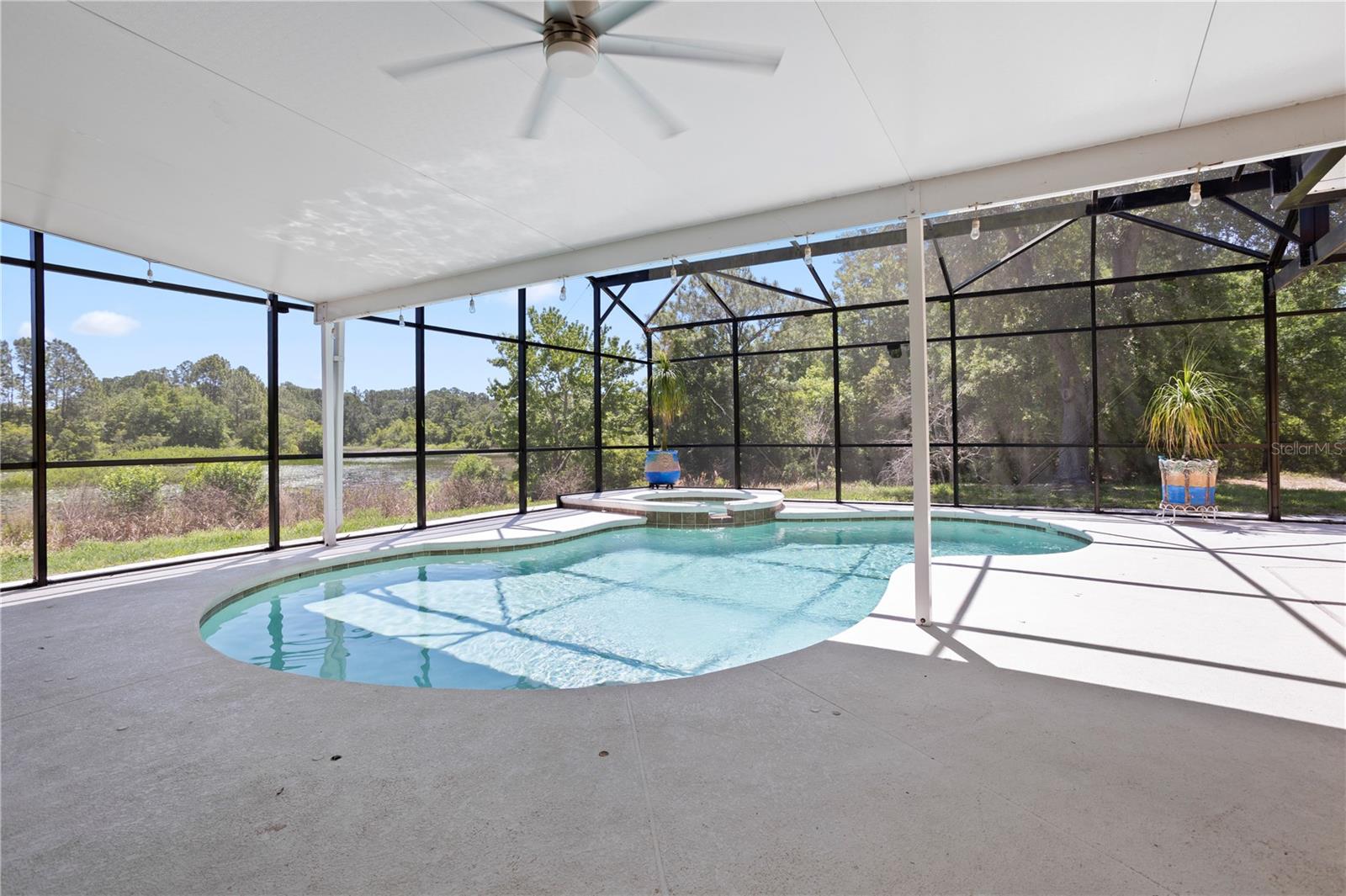 Listing photo id 16 for 334 Grand Reserve Drive