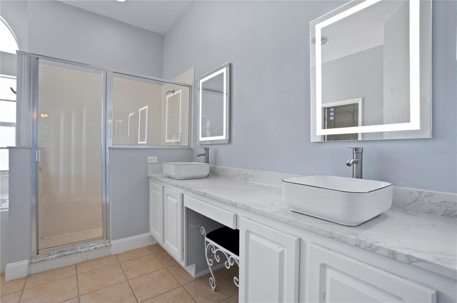 Listing photo id 7 for 334 Grand Reserve Drive