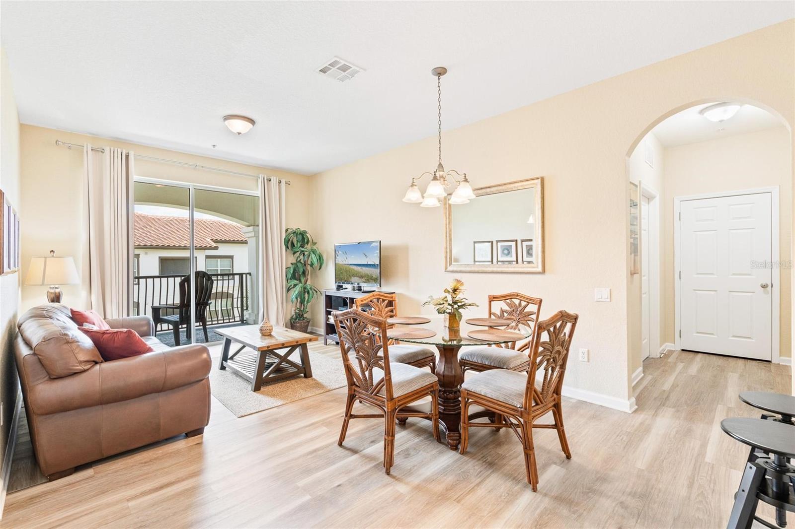 Image 11 of 28 For 4024 Breakview Drive 402