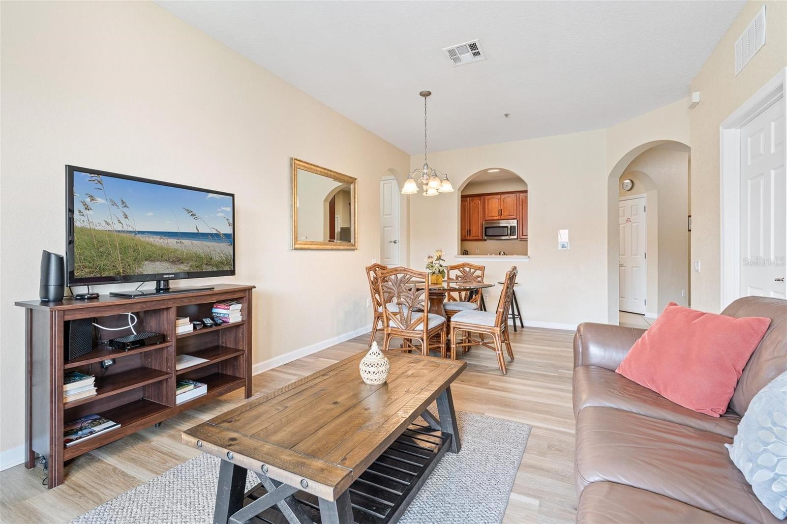 Image 14 of 28 For 4024 Breakview Drive 402