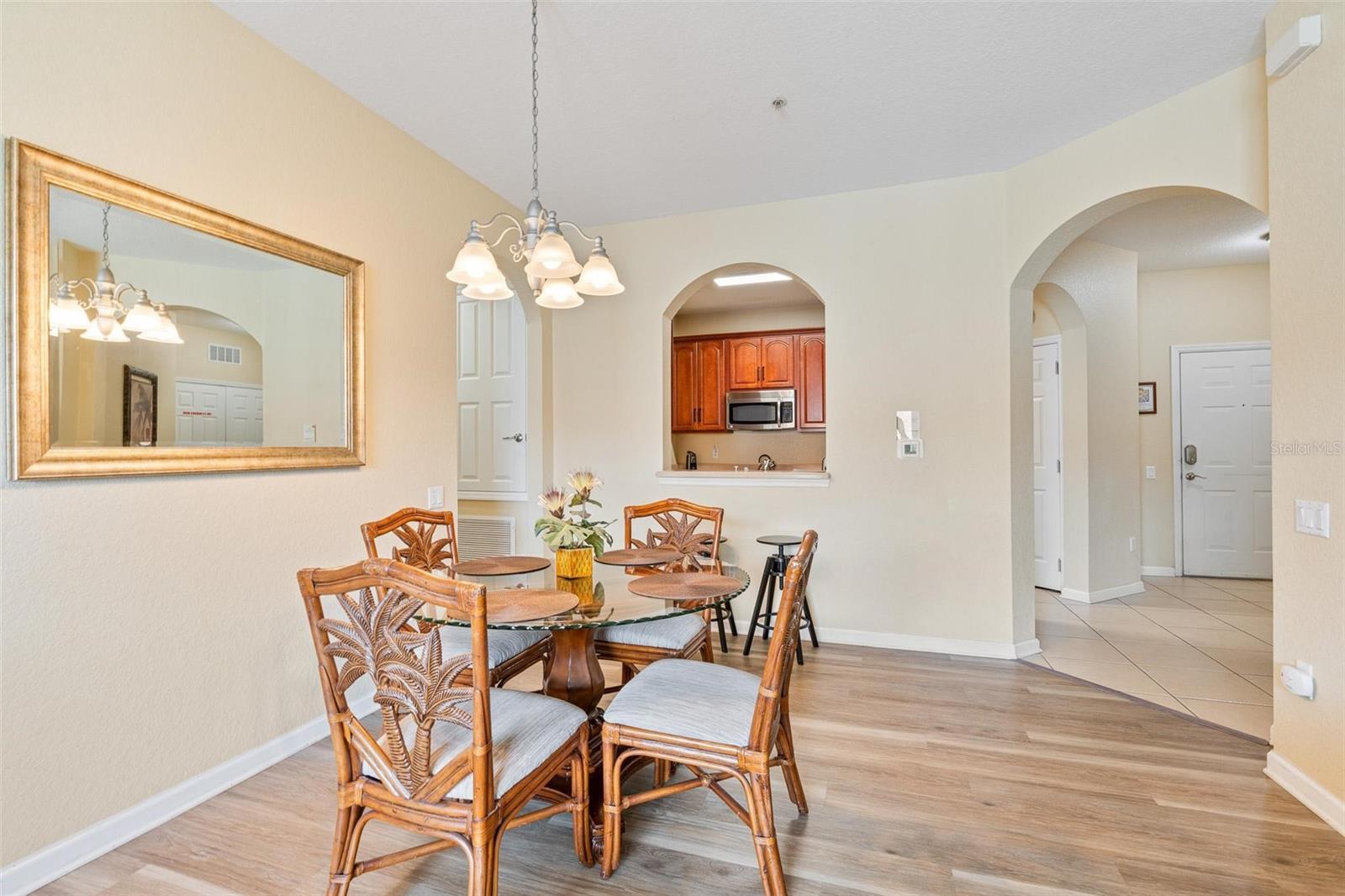 Image 15 of 28 For 4024 Breakview Drive 402