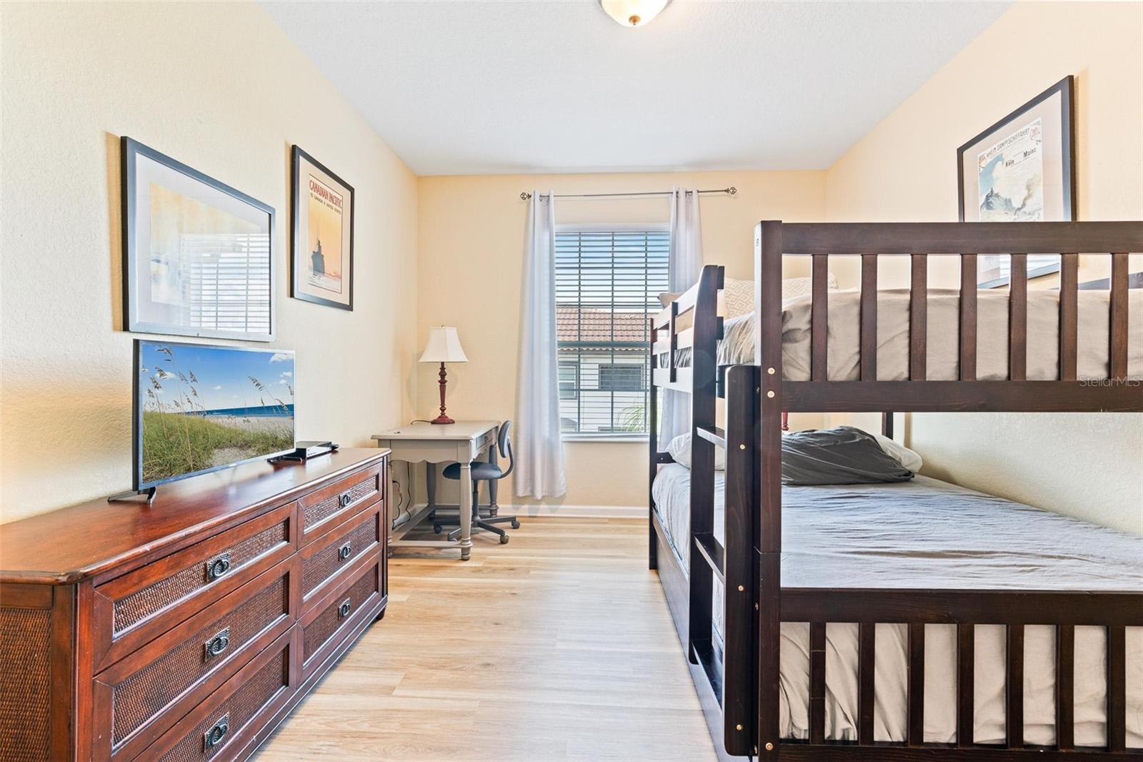 Image 28 of 28 For 4024 Breakview Drive 402