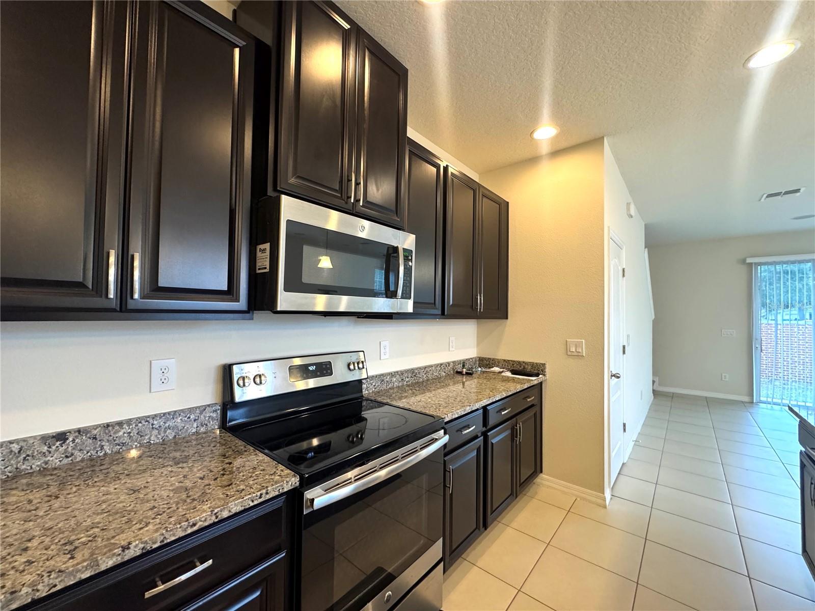 Image 10 of 31 For 590 Prospect Point