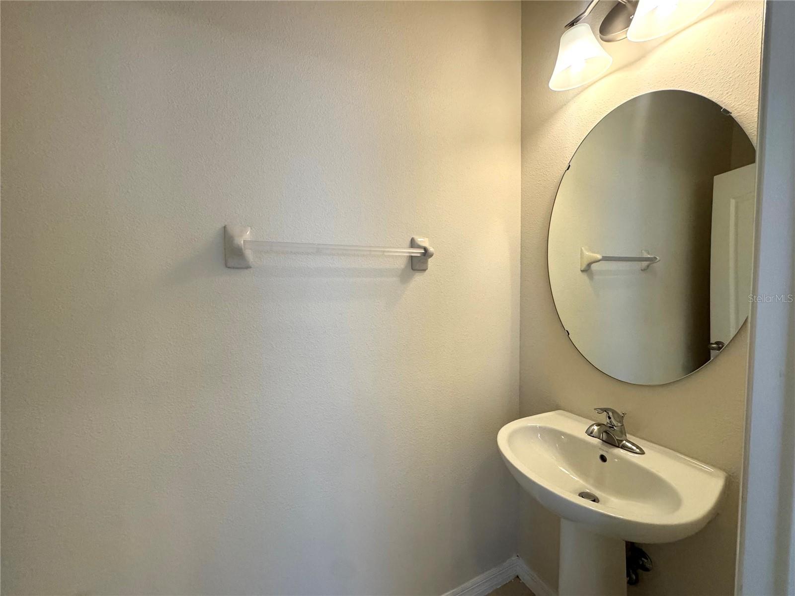 Image 29 of 31 For 590 Prospect Point