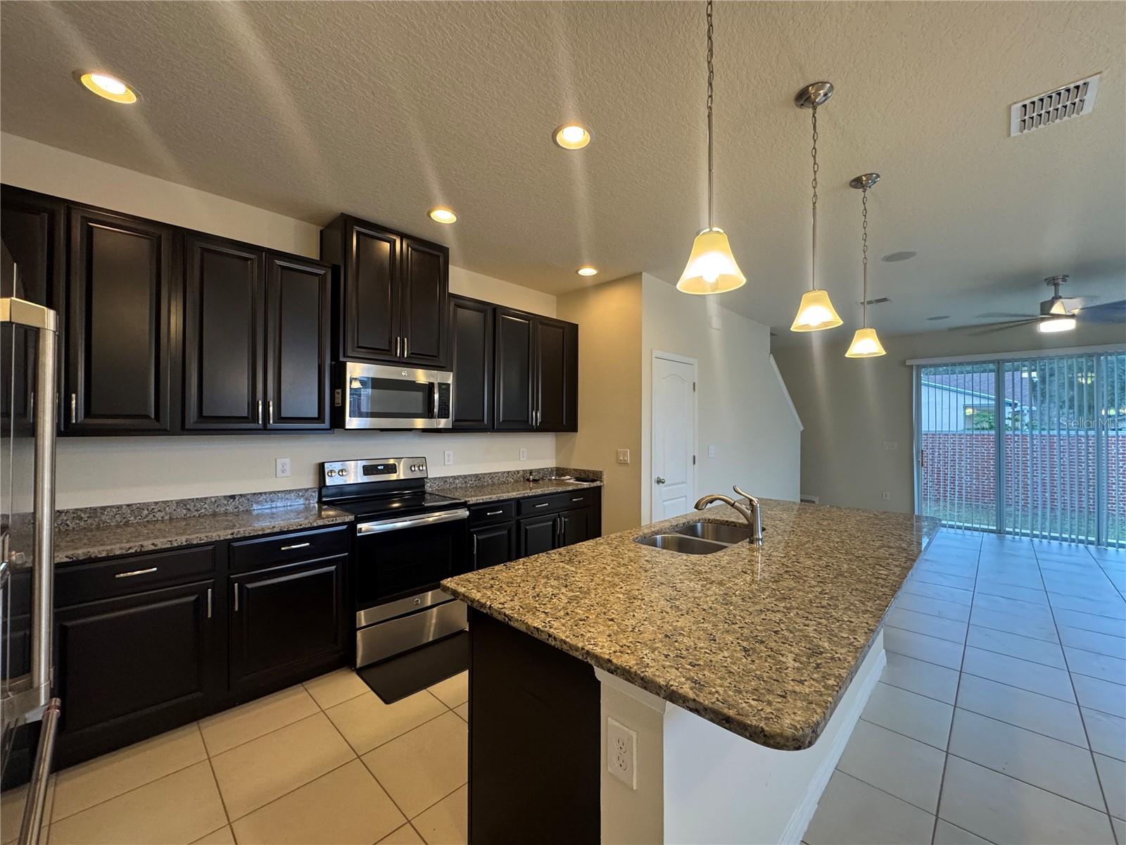 Image 6 of 31 For 590 Prospect Point