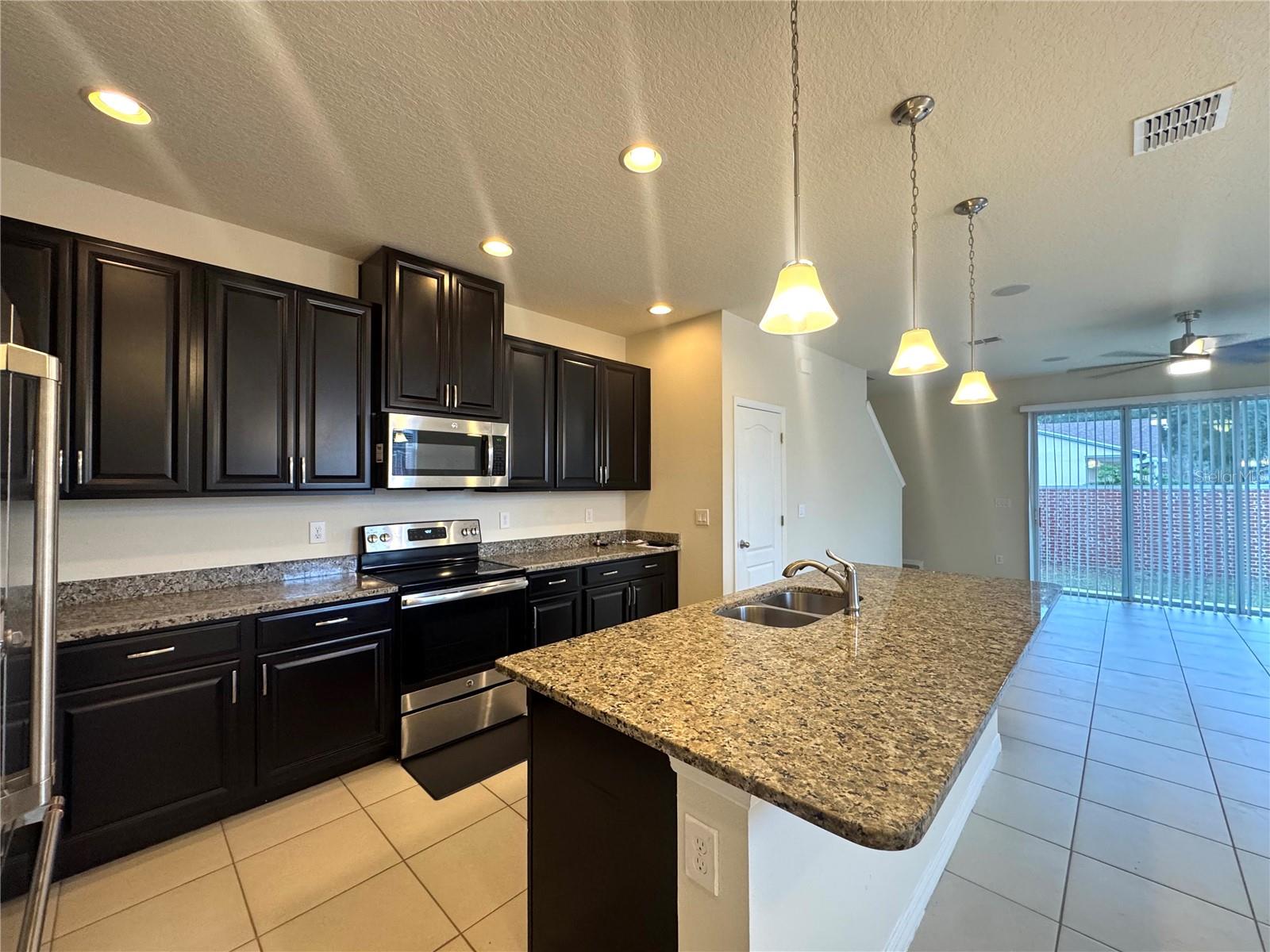 Image 7 of 31 For 590 Prospect Point