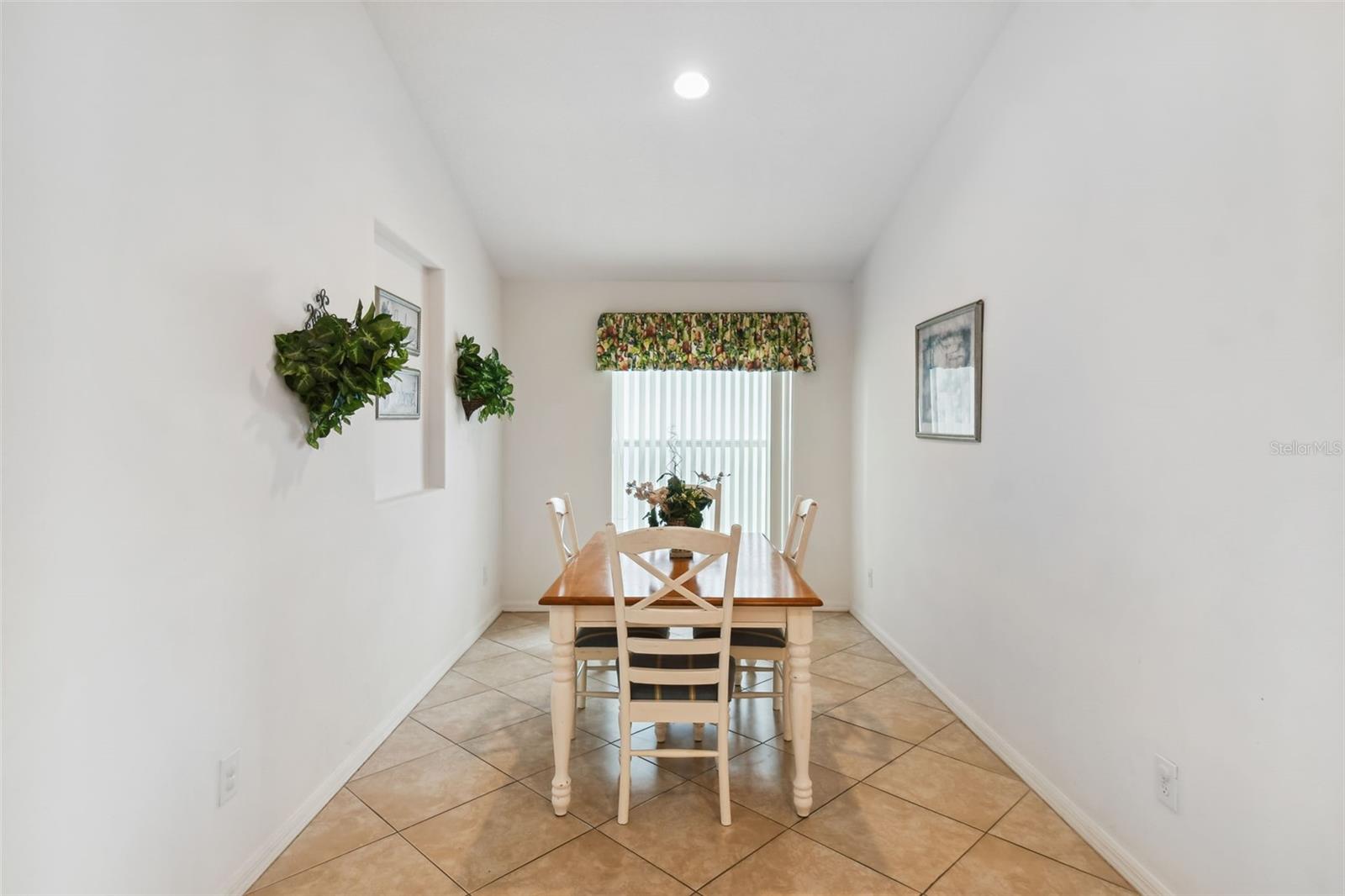 Image 37 of 53 For 640 Chadbury Way
