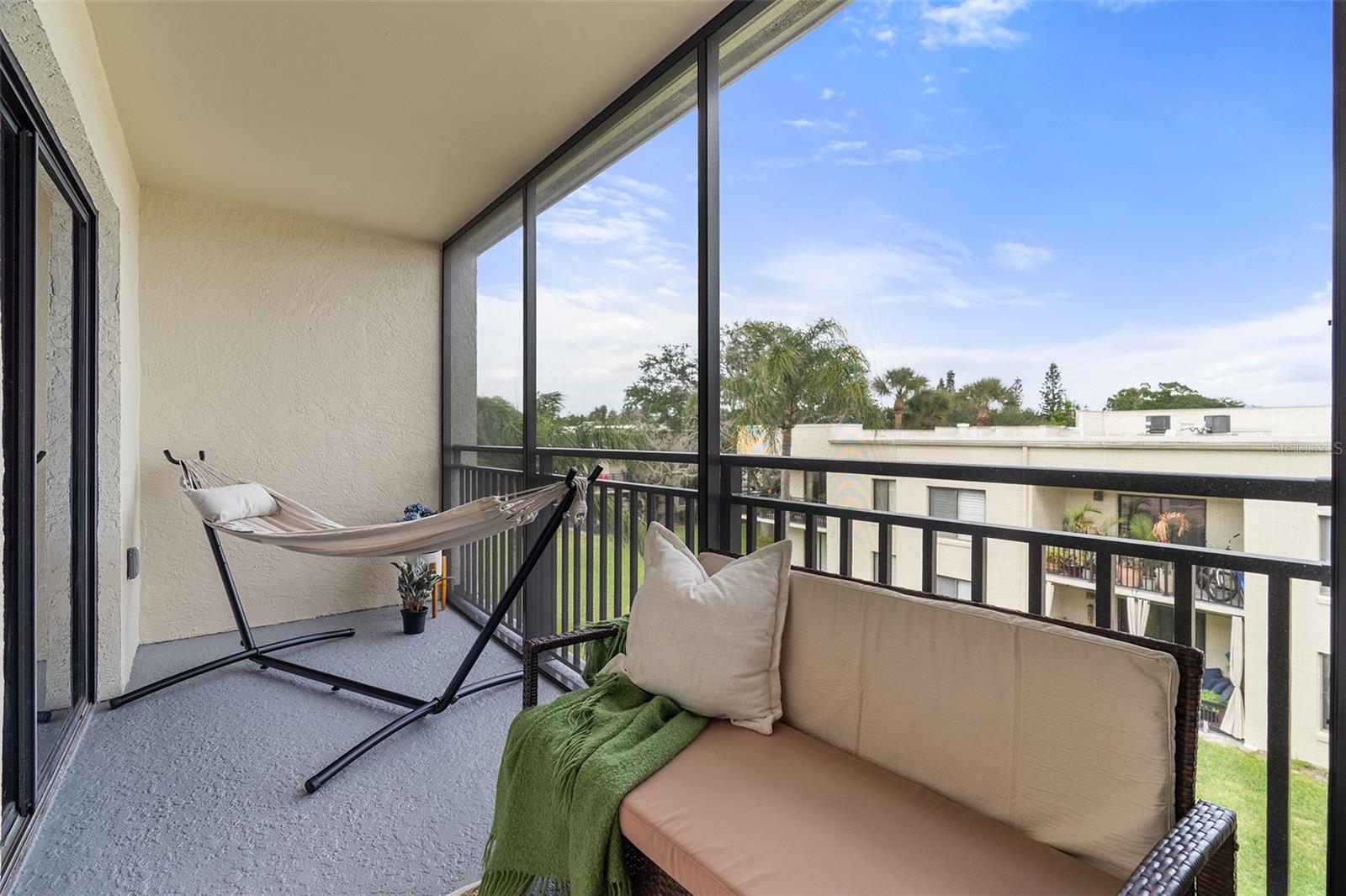 Image 10 of 26 For 200 International Dr  716