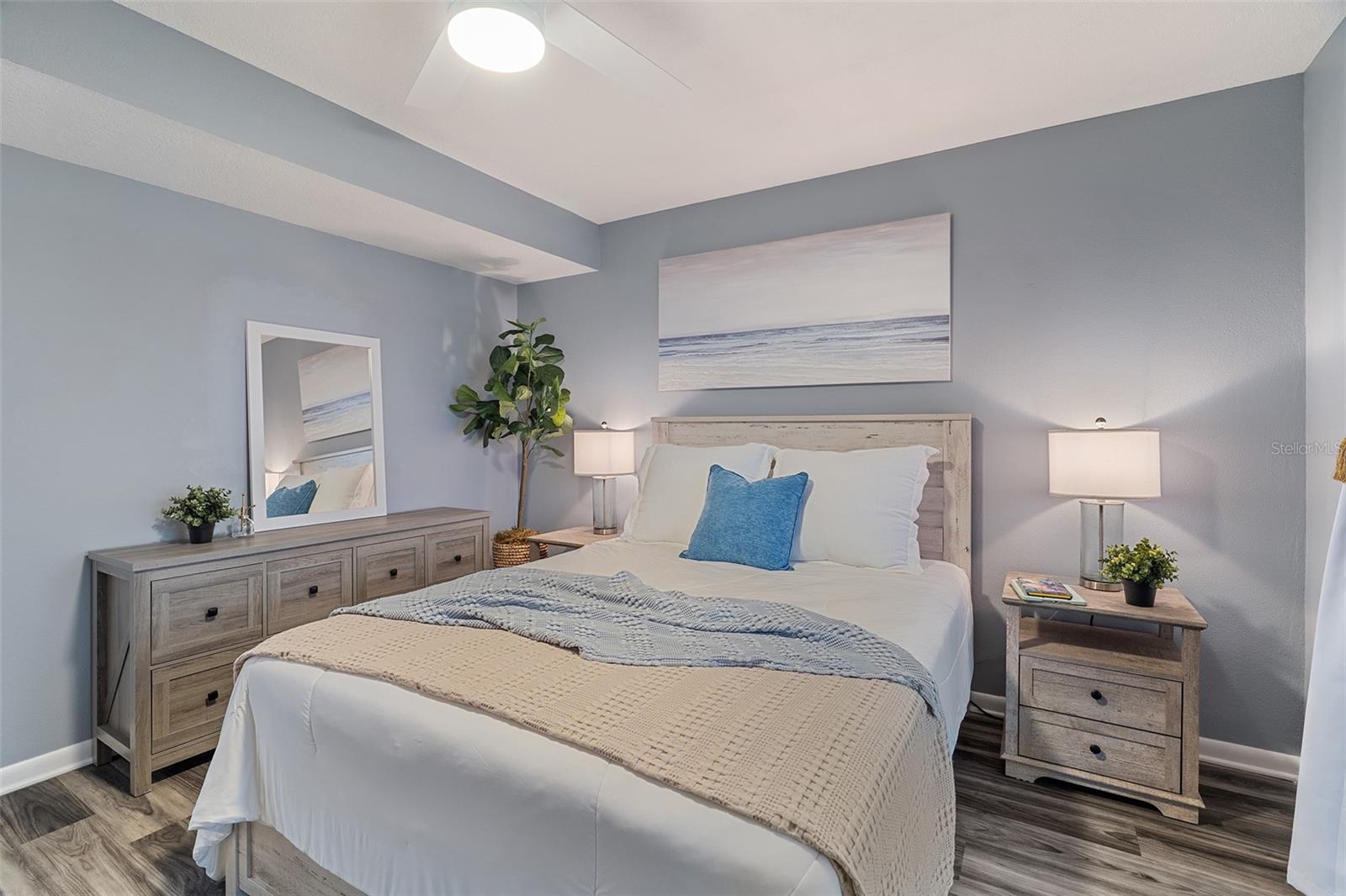 Image 12 of 26 For 200 International Dr  716