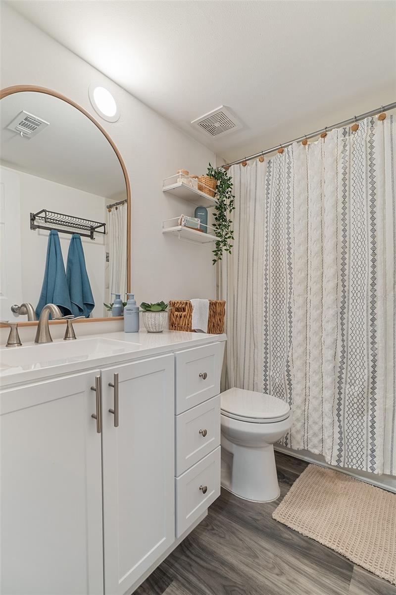 Image 13 of 26 For 200 International Dr  716