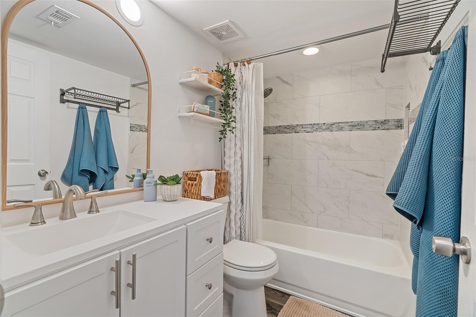 Image 14 of 26 For 200 International Dr  716