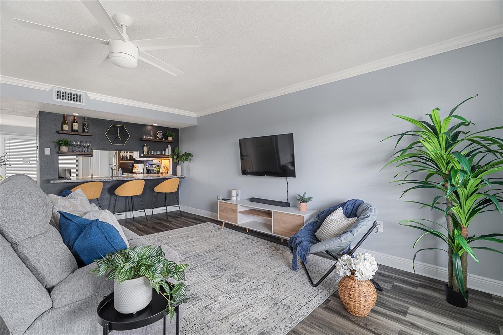 Image 3 of 26 For 200 International Dr  716