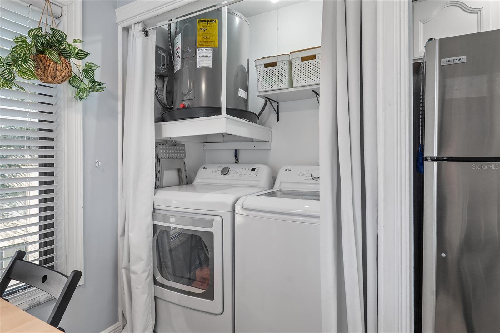 Image 8 of 26 For 200 International Dr  716