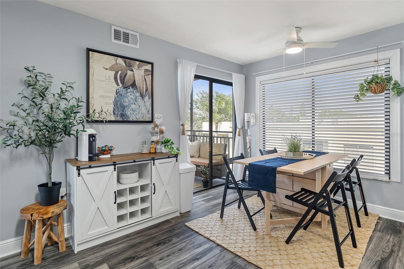 Image 9 of 26 For 200 International Dr  716