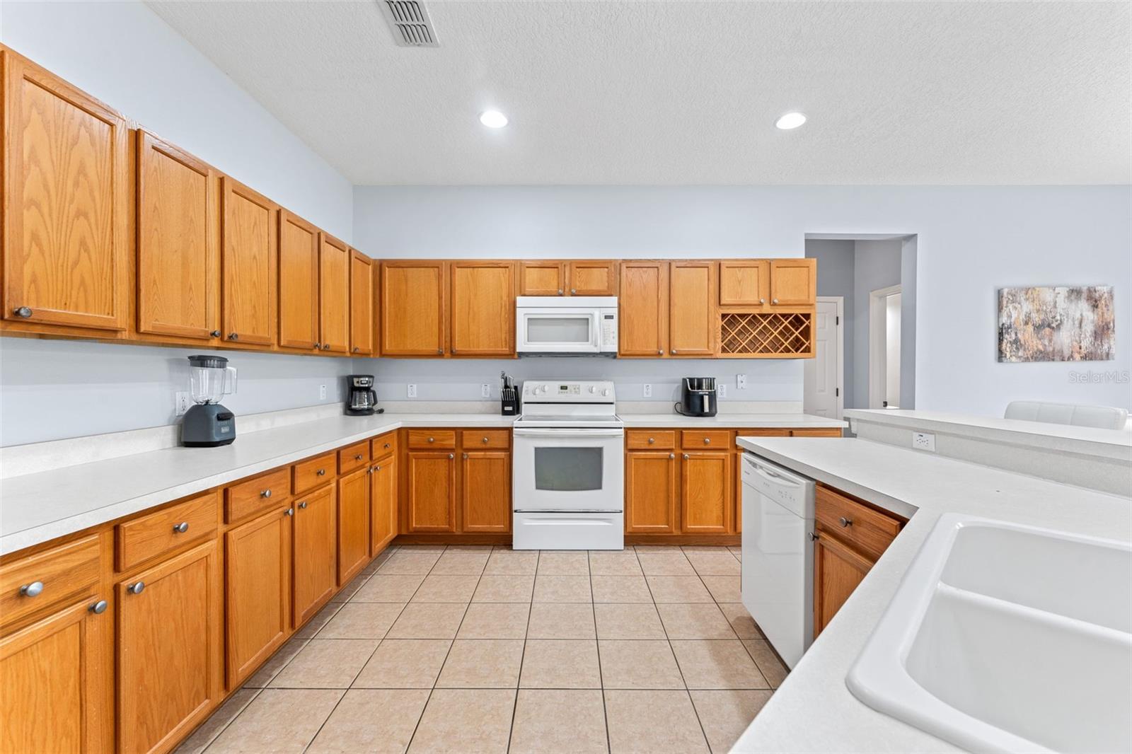 Image 10 of 40 For 213 Willow View Drive