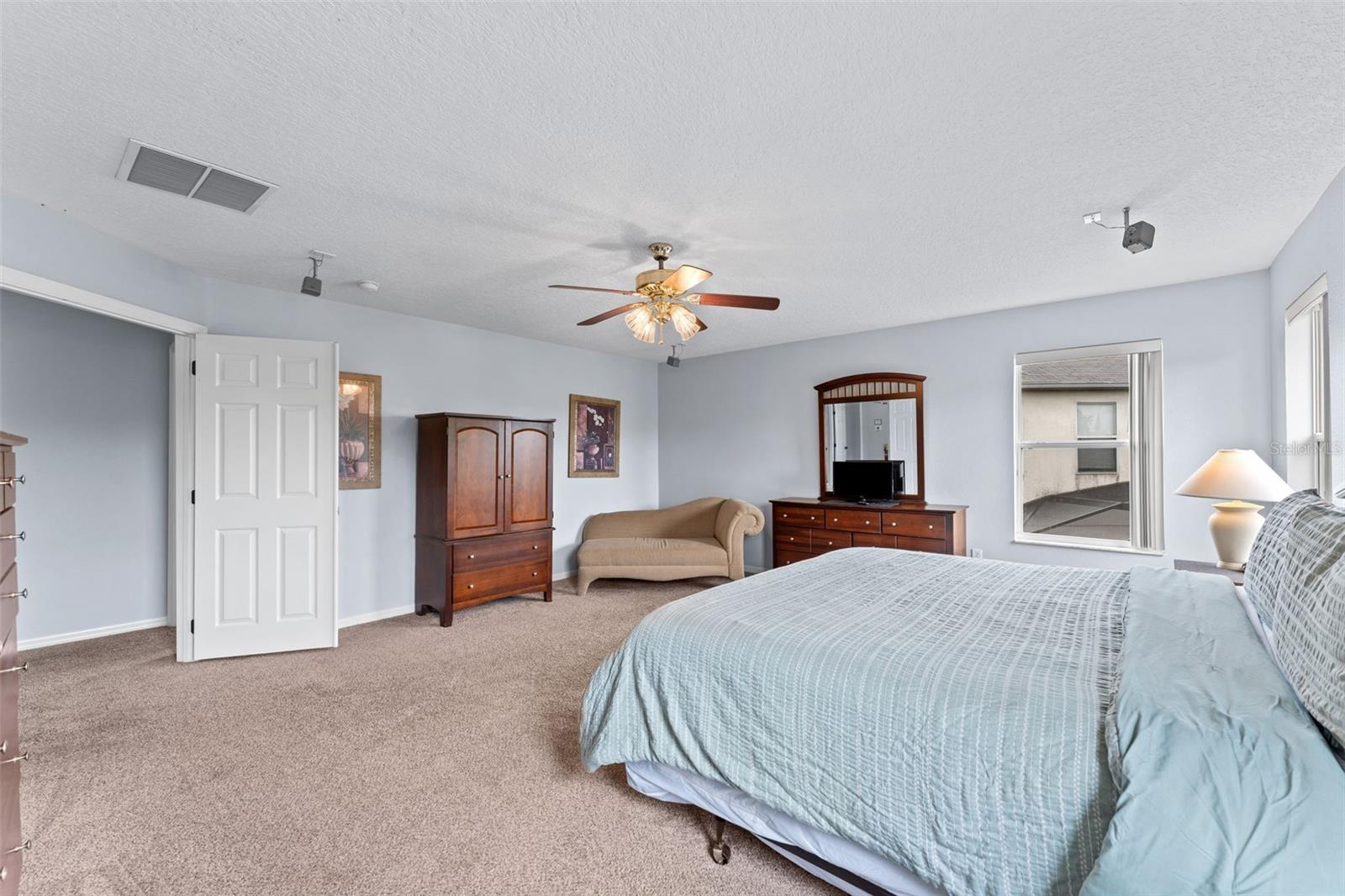 Image 21 of 40 For 213 Willow View Drive