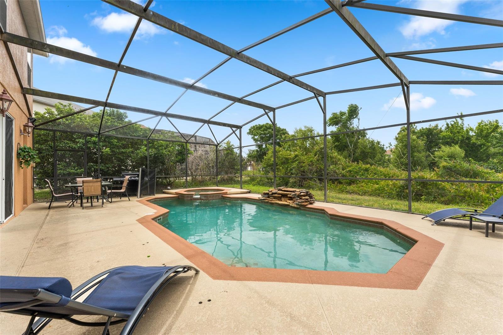 Image 31 of 40 For 213 Willow View Drive