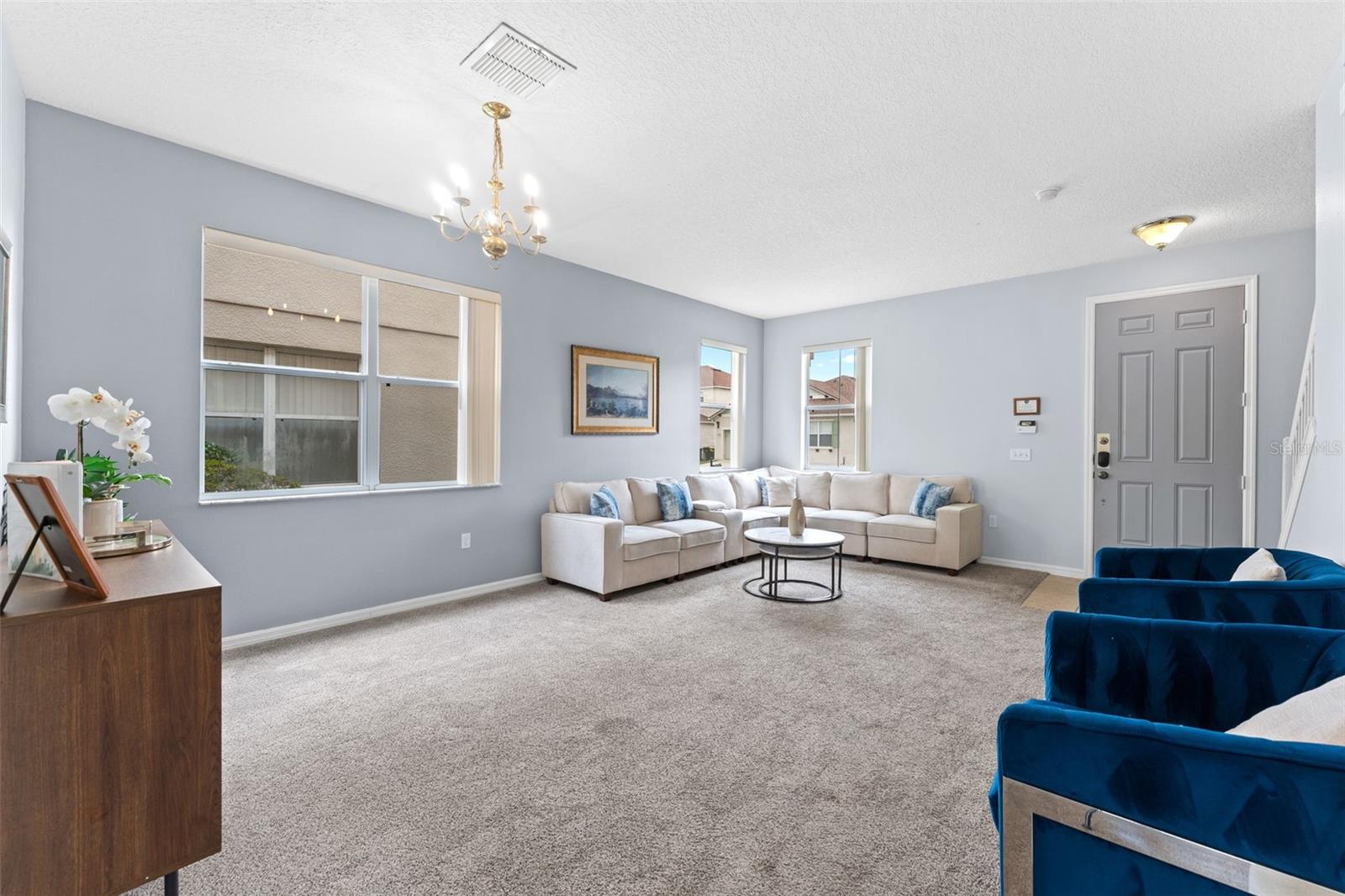 Image 4 of 40 For 213 Willow View Drive