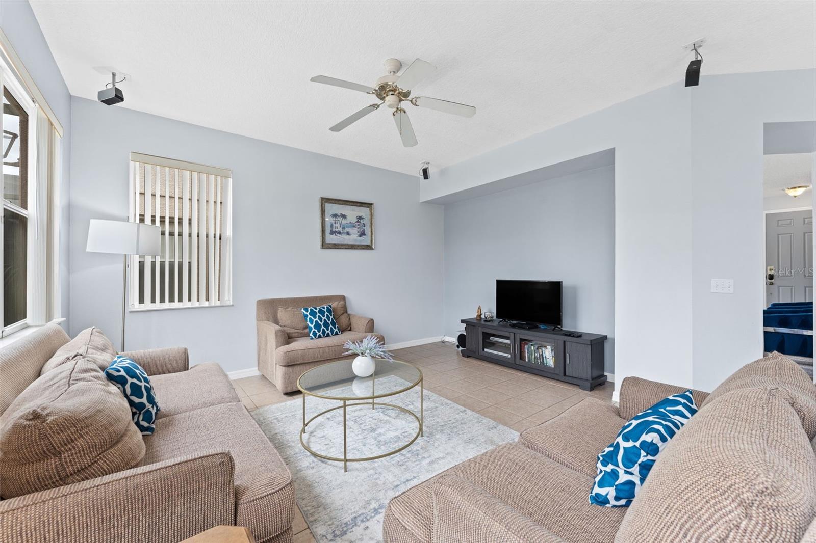 Image 5 of 40 For 213 Willow View Drive