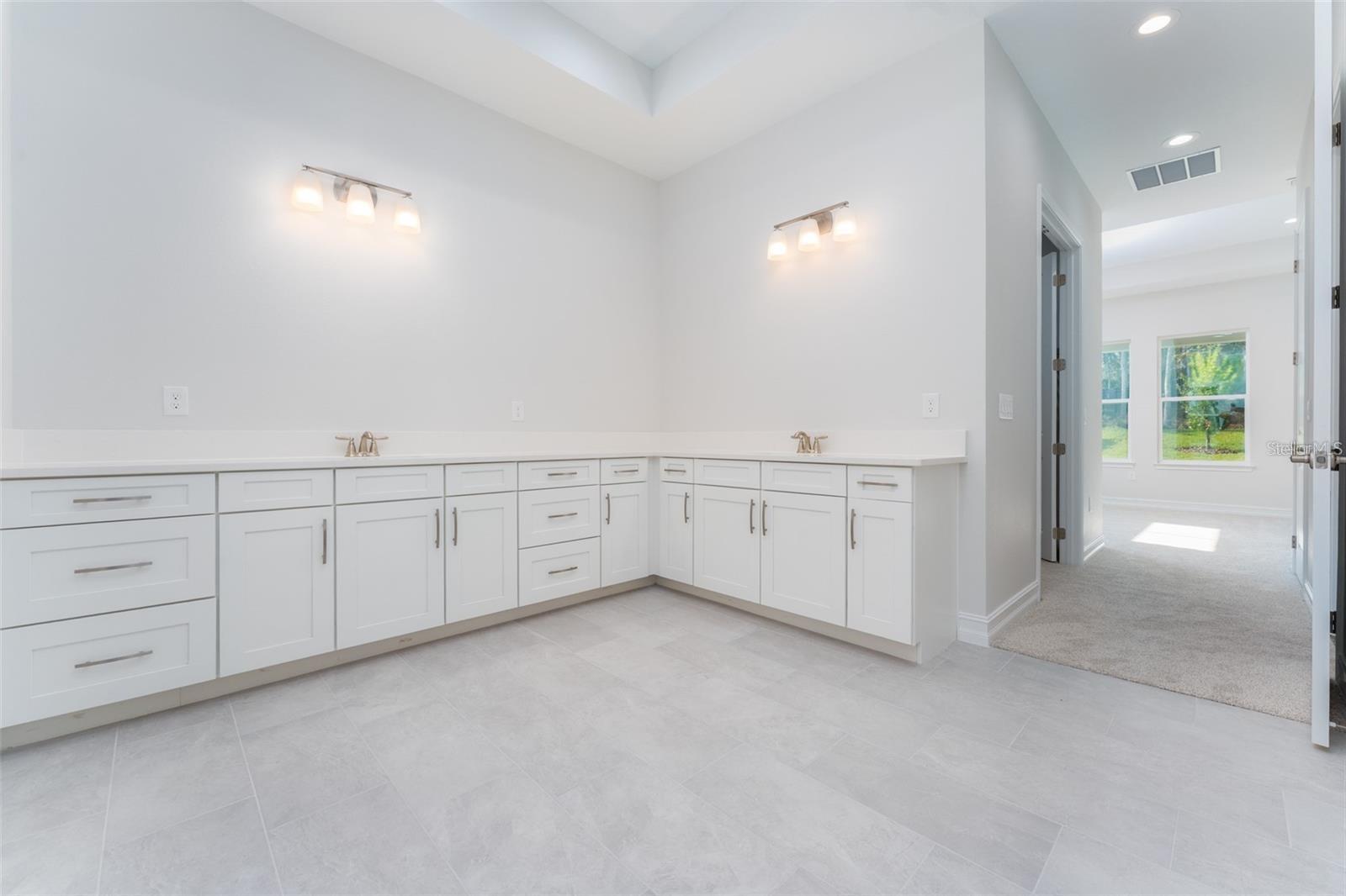 Image 15 of 46 For 3926 Southern Valley Loop