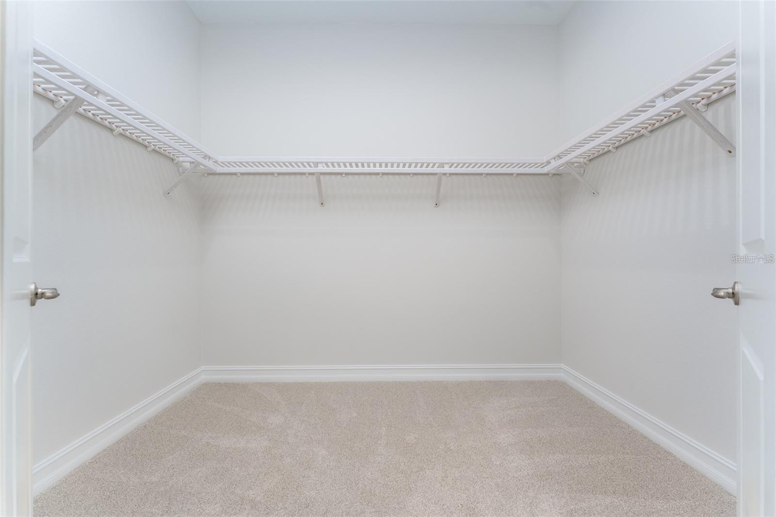 Image 17 of 46 For 3926 Southern Valley Loop