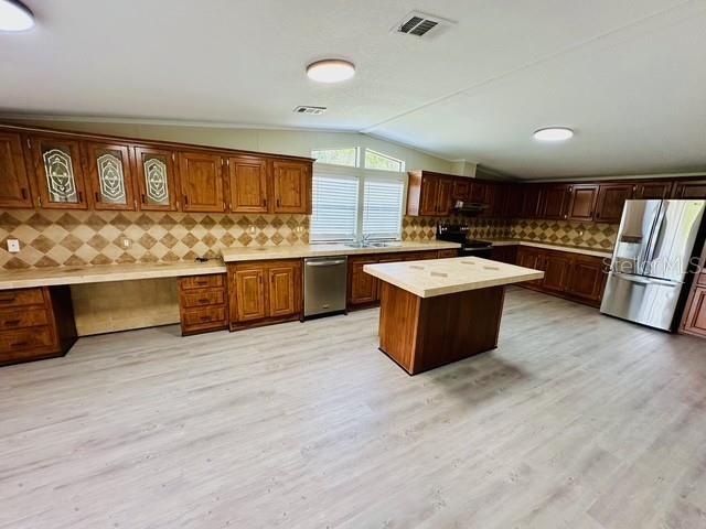 Image 18 of 26 For 6814 Redwing Road