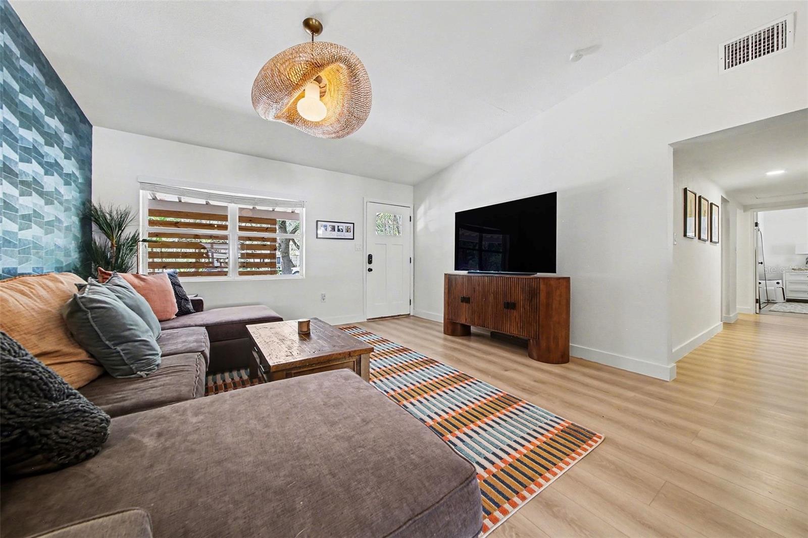 Image 5 of 18 For 1026 Lakemont Avenue