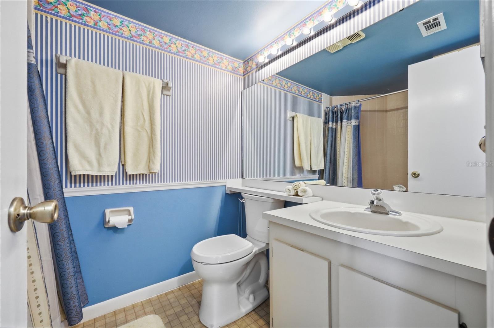 Image 17 of 29 For 3732 Southpointe Drive U2