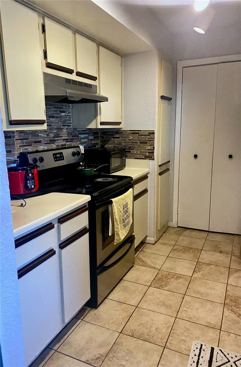 Image 17 of 29 For 4460 Perkinshire Lane T206