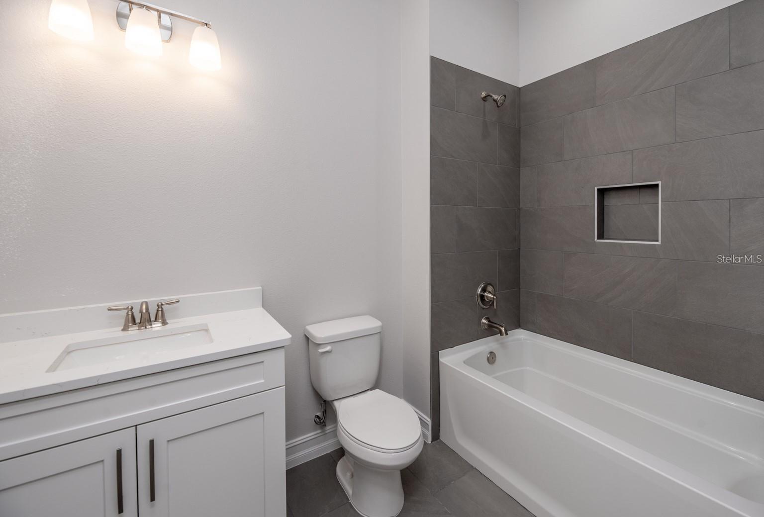 Image 19 of 30 For 4880 Hickory Oak Drive