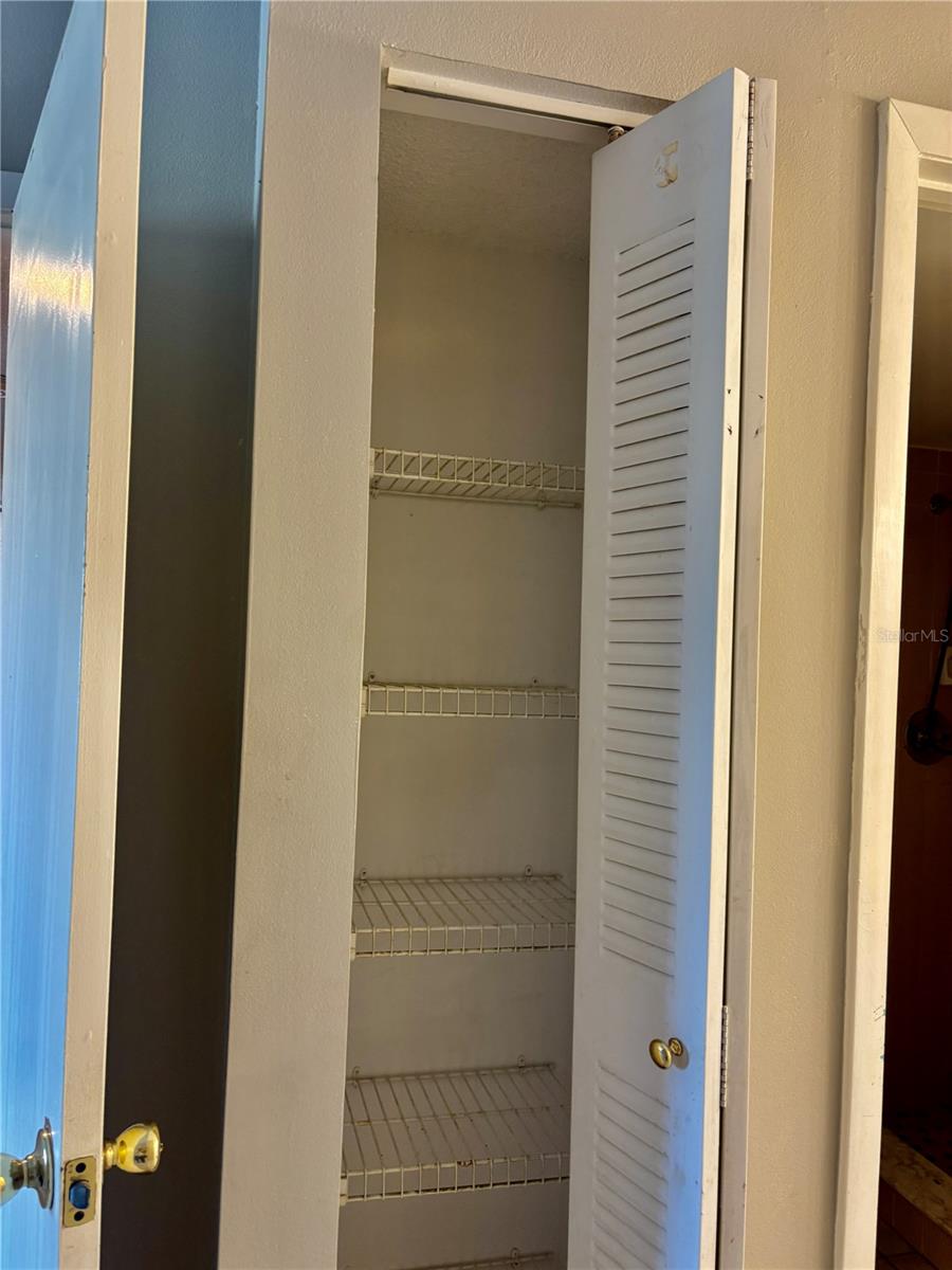 Image 18 of 28 For 2524 Lakeway Branch Drive 3208