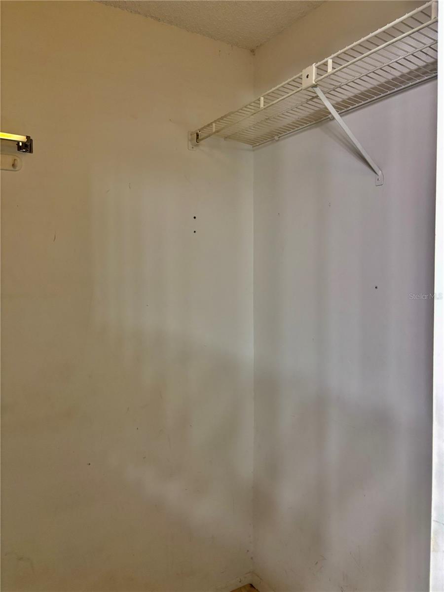 Image 20 of 28 For 2524 Lakeway Branch Drive 3208