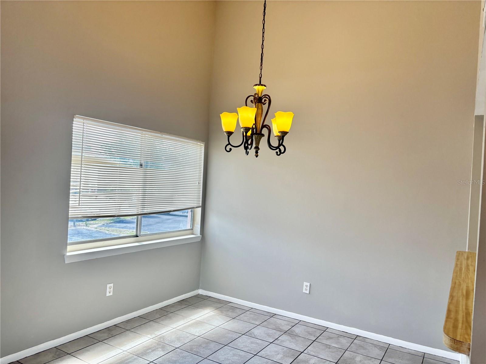 Image 4 of 28 For 2524 Lakeway Branch Drive 3208