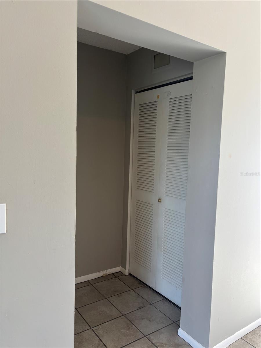 Image 5 of 28 For 2524 Lakeway Branch Drive 3208