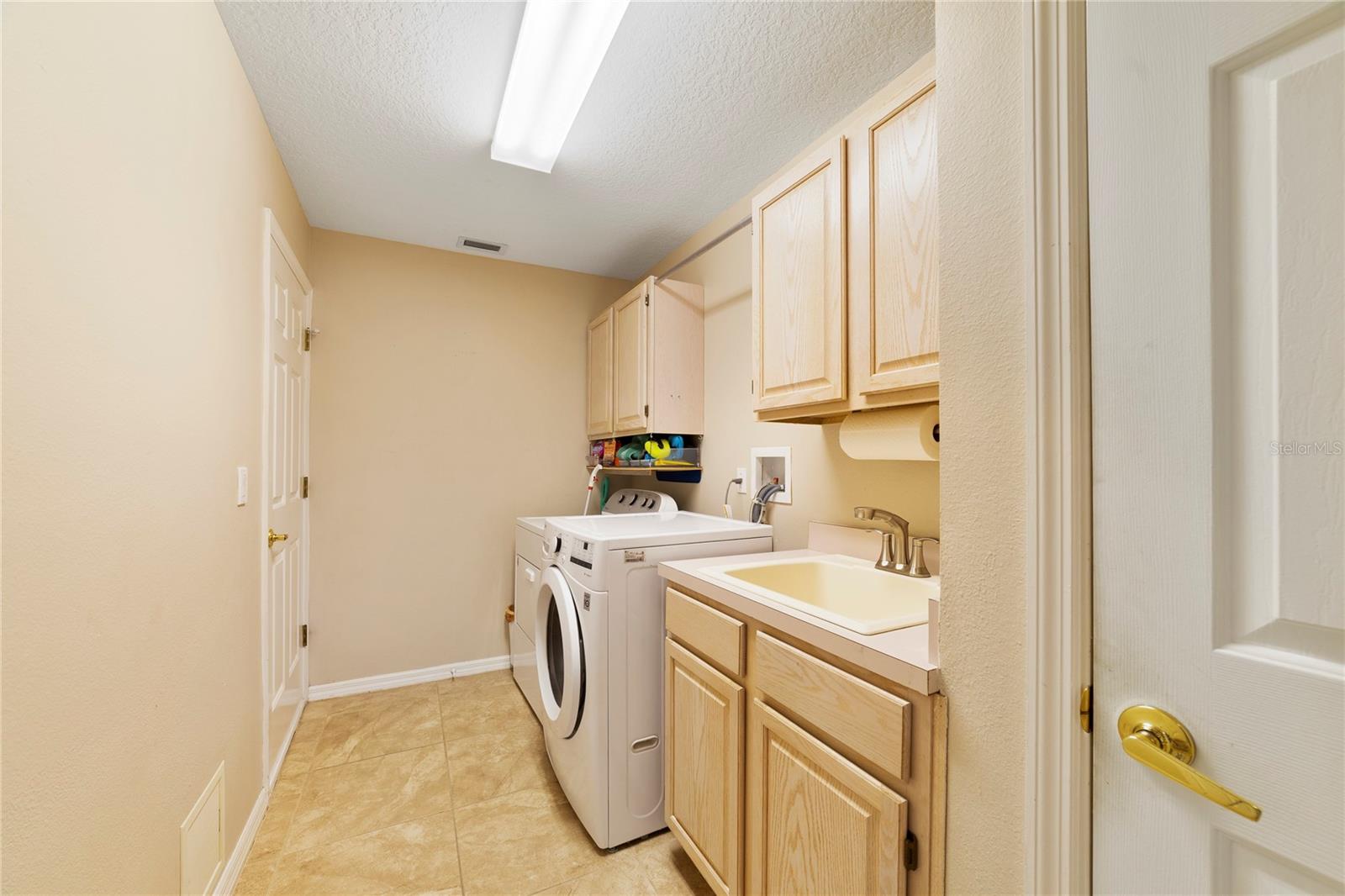 Image 31 of 37 For 3278 Lordmall Court