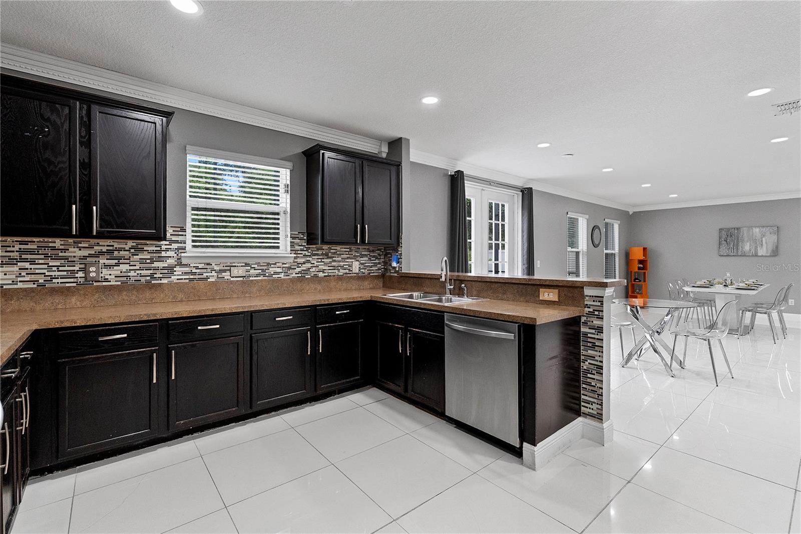 Image 7 of 26 For 963 Springs Landing Drive