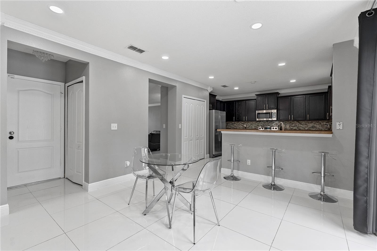 Image 9 of 26 For 963 Springs Landing Drive