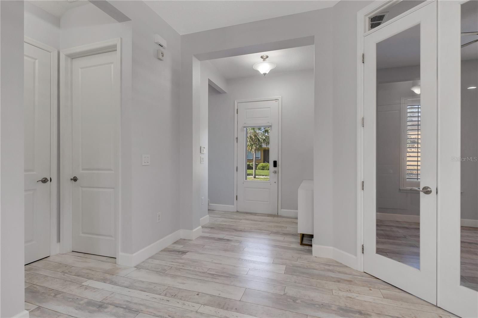 Image 11 of 37 For 8427 Reymont Street