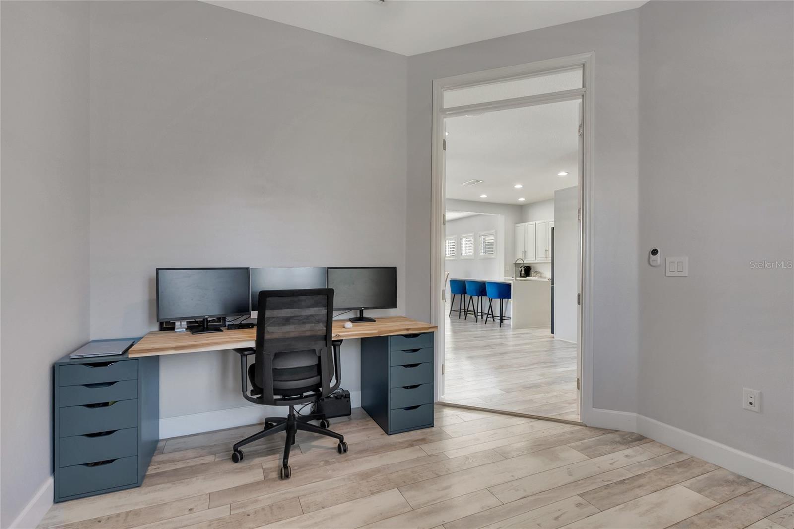 Image 13 of 37 For 8427 Reymont Street