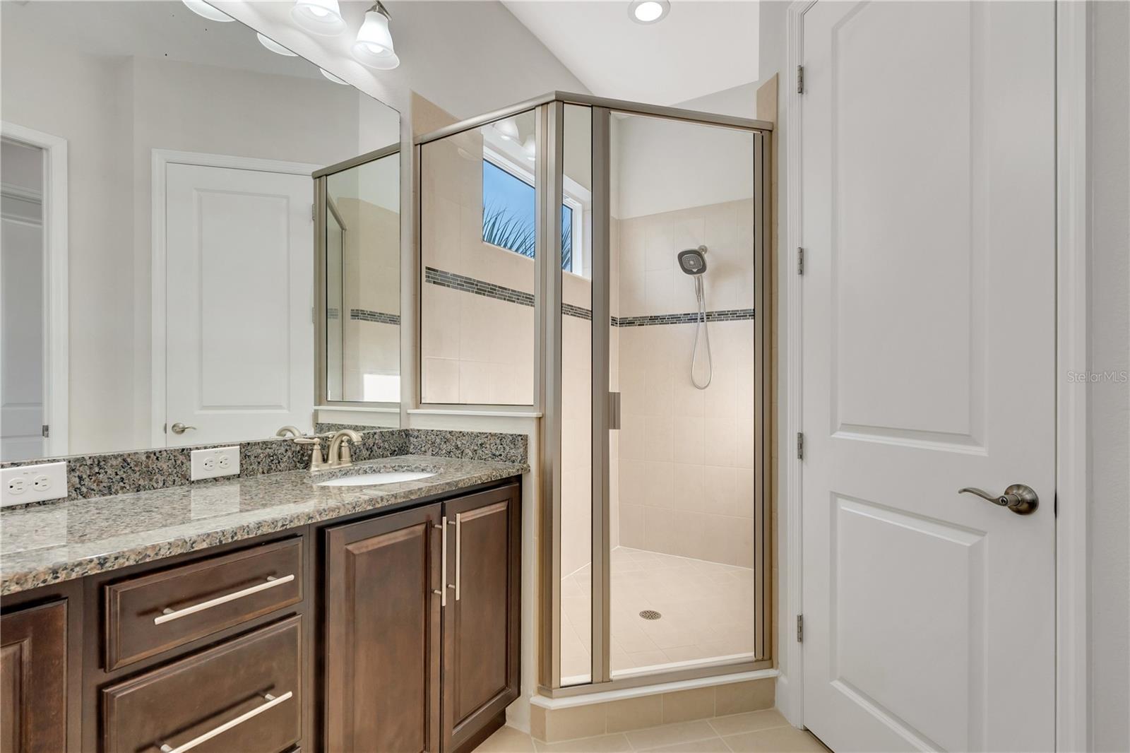 Image 22 of 37 For 8427 Reymont Street