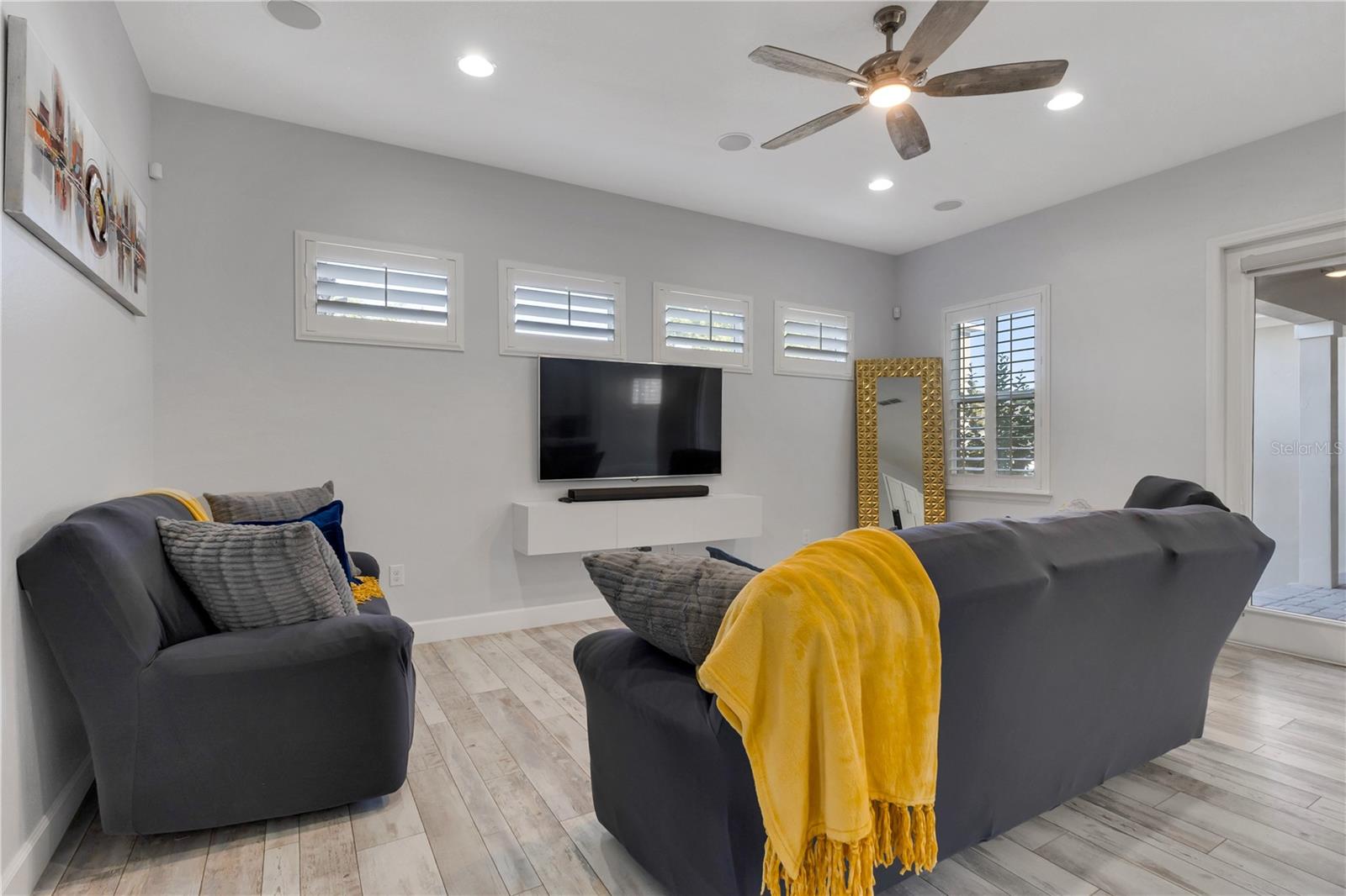 Image 3 of 37 For 8427 Reymont Street