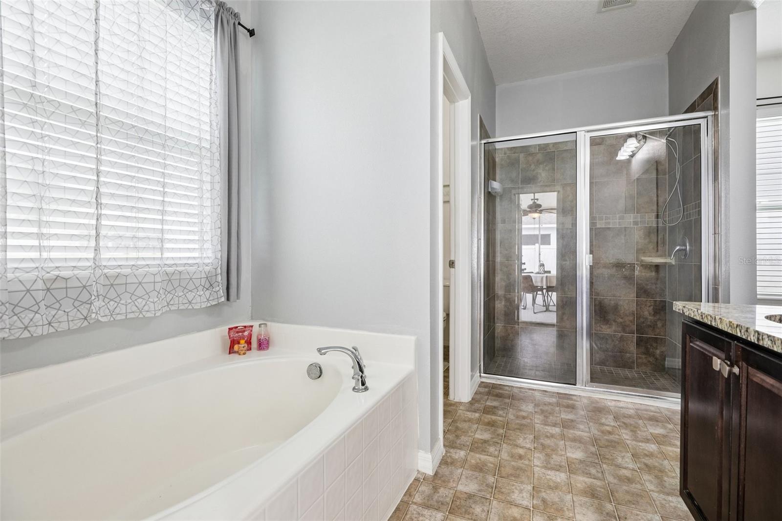 Image 10 of 22 For 954 Revere Avenue