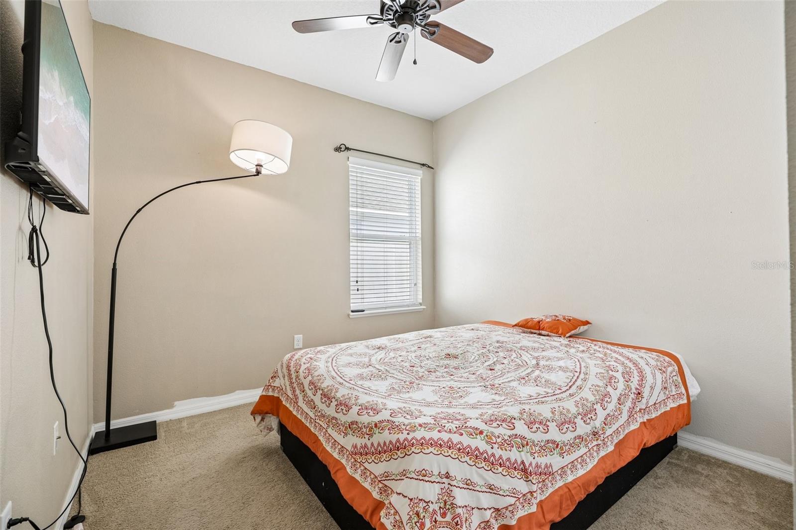 Image 14 of 22 For 954 Revere Avenue
